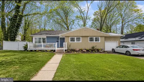 405 Evesham Ave, Magnolia, NJ 08049
