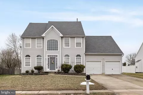 14 Glen Burnie Dr, Sicklerville, NJ 08081