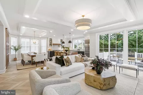 110 Avondale Ave, Haddonfield, NJ 08033
