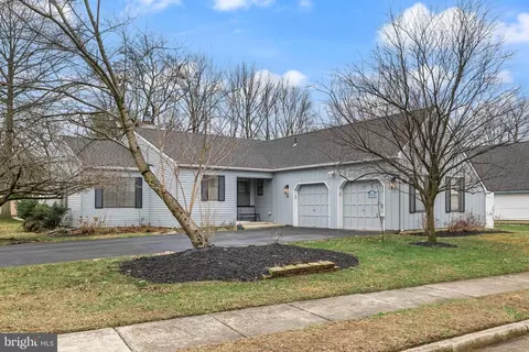 18 Embassy Ct, Cherry Hill, NJ 08002
