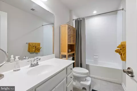 Bath - 19 Circle Dr, Sicklerville, NJ 08081 photo 1 of 1
