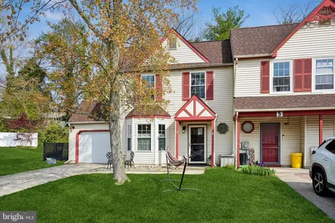 7 Summit Ct, Clementon, NJ 08021