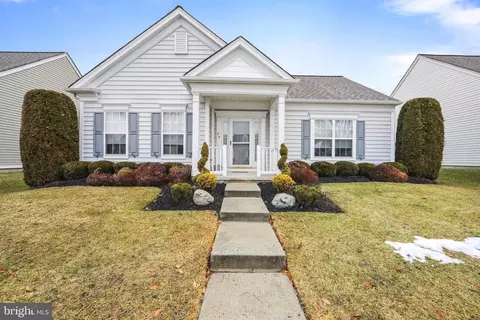 24 Old Mill Dr, Voorhees, NJ 08043