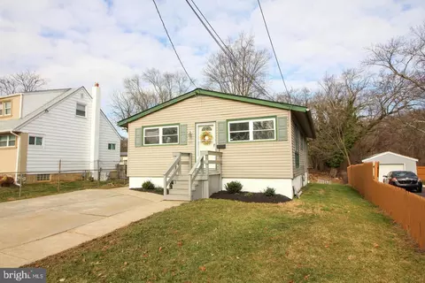 621 Evesham Rd, Magnolia, NJ 08049
