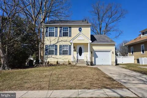 423 W Jackson Ave, Magnolia, NJ 08049