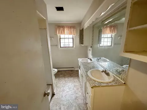 220 Myrtle Ave, Lindenwold, NJ 08021 photo 11