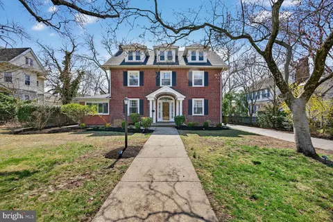 104 W Maple Ave, Merchantville, NJ 08109