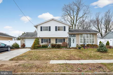 24 State St, Blackwood, NJ 08012