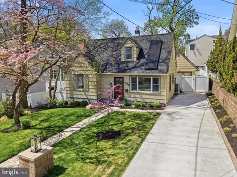 Exterior - 404 Centre St, Haddonfield, NJ 08033 photo 8 of 9