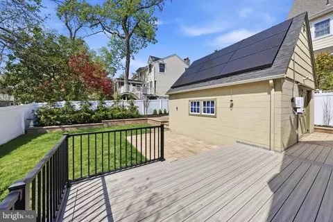 Exterior - 404 Centre St, Haddonfield, NJ 08033 photo 4 of 9