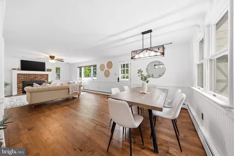 Dining - 404 Centre St, Haddonfield, NJ 08033 photo 3 of 4