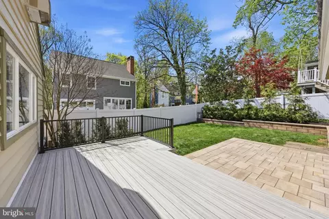 Exterior - 404 Centre St, Haddonfield, NJ 08033 photo 3 of 9