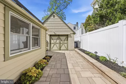 Exterior - 404 Centre St, Haddonfield, NJ 08033 photo 5 of 9