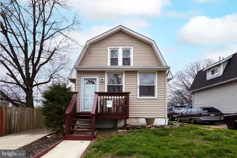 211 Chestnut St, Glendora, NJ 08029
