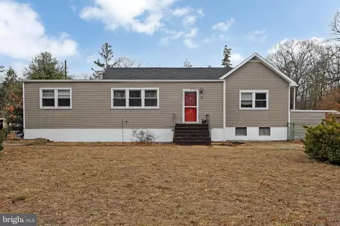 15 Spring St, Pine Hill, NJ 08021