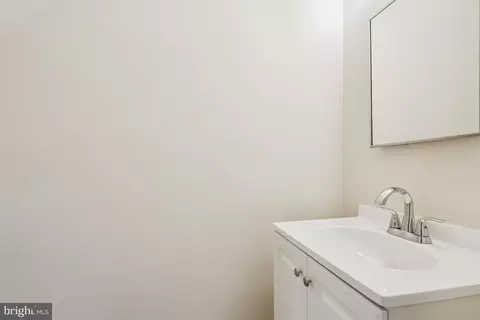 Bath - 827 Elm Ave, Lindenwold, NJ 08021 photo 1 of 1