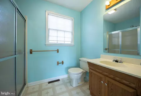 Bath - 14 N Fork Rd, Clementon, NJ 08021 photo 2 of 3