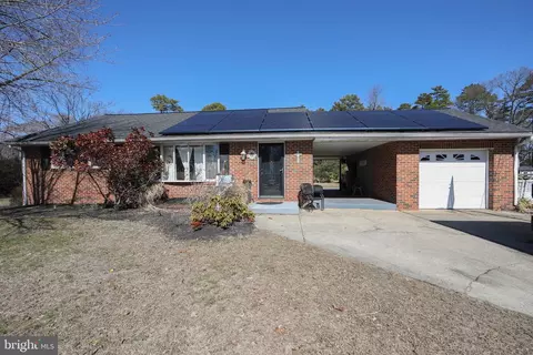 10 Lakevilla Dr, Voorhees, NJ 08043