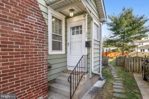 Exterior - 252 Rhoads Ave, Haddonfield, NJ 08033 photo 2 of 6