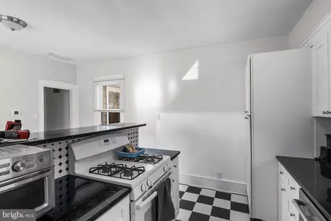 Kitchen - 252 Rhoads Ave, Haddonfield, NJ 08033 photo 2 of 4