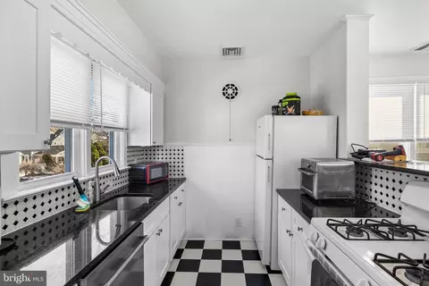 Kitchen - 252 Rhoads Ave, Haddonfield, NJ 08033 photo 1 of 4
