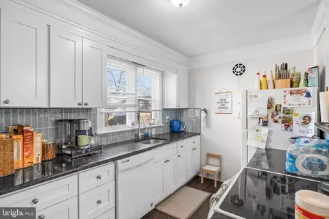 Kitchen - 252 Rhoads Ave, Haddonfield, NJ 08033 photo 3 of 4