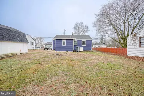 Exterior - 649 6th Ave, Lindenwold, NJ 08021 photo 3 of 3