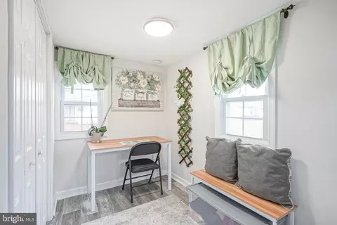 Entry Way - 649 6th Ave, Lindenwold, NJ 08021 photo 3 of 4