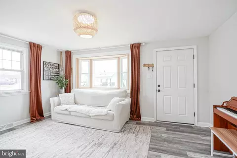 Entry Way - 649 6th Ave, Lindenwold, NJ 08021 photo 1 of 4