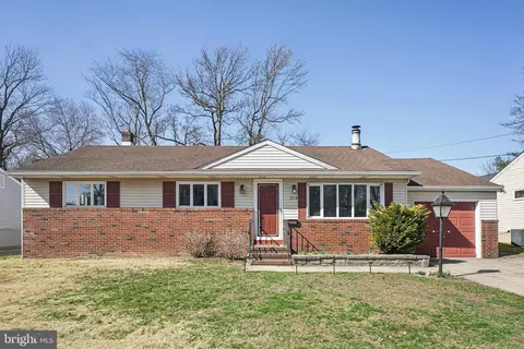 319 5th Ave, Bellmawr, NJ 08031
