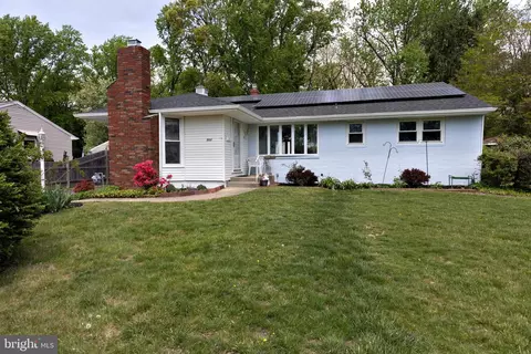 503 Pasadena Dr, Magnolia, NJ 08049