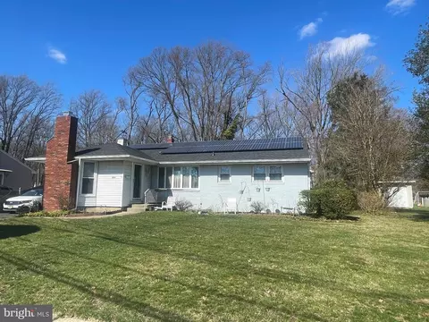 503 Pasadena Dr, Magnolia, NJ 08049