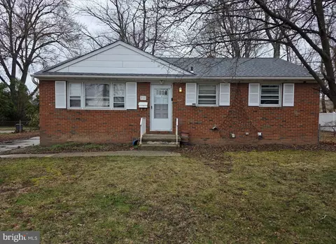 711 W Madison Ave, Magnolia, NJ 08049