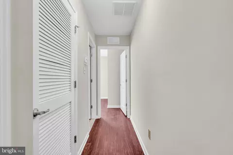 Entry Way - 3 Rowand Way E, Clementon, NJ 08021 photo 3 of 8