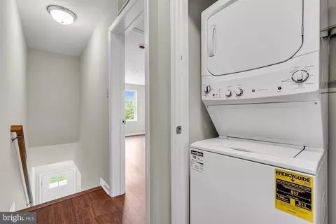 Entry Way - 3 Rowand Way E, Clementon, NJ 08021 photo 4 of 8