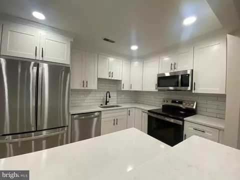 1837 Meerbrook Ct The Woods Ii, Cherry Hill, NJ 08003