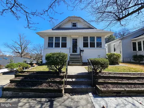 138 E Wayne Ter, Collingswood, NJ 08108