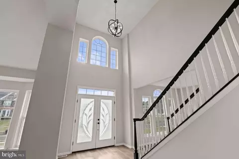 Entry Way - 4 Box Turtle Ln, Sicklerville, NJ 08081 photo 2 of 10