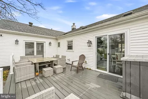 Exterior - 422 Chapel Ave E, Cherry Hill, NJ 08034 photo 7 of 8