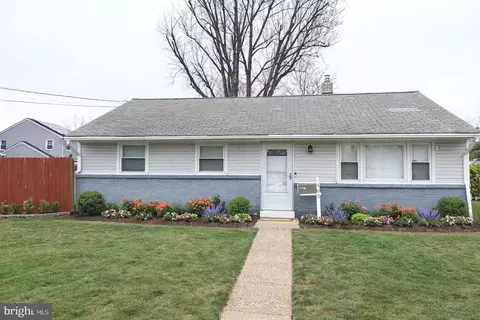 463 Colonial Rd, Bellmawr, NJ 08031