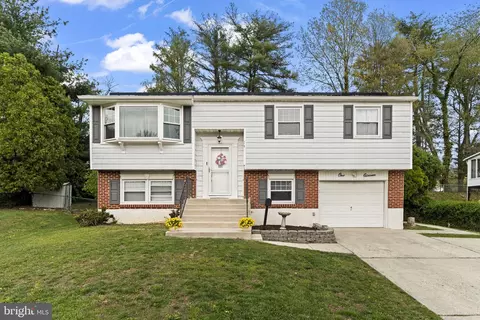 111 E Hemmings Way, Lawnside, NJ 08045