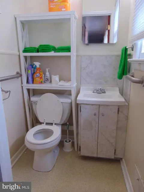 Bath - 902 Glendora Ave, Glendora, NJ 08029 photo 1 of 1