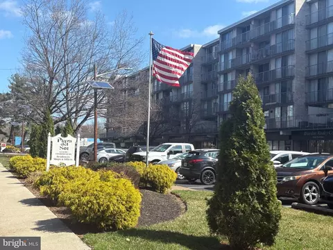 401 Cooper Landing Rd #428, Cherry Hill, NJ 08002