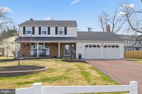 138 Knollwood Dr, Cherry Hill, NJ 08002