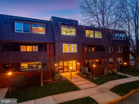 Exterior - 15 Haddonfield Cmns #15, Haddonfield, NJ 08033 photo 3 of 4