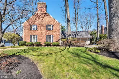 126 Ashford Rd, Cherry Hill, NJ 08003