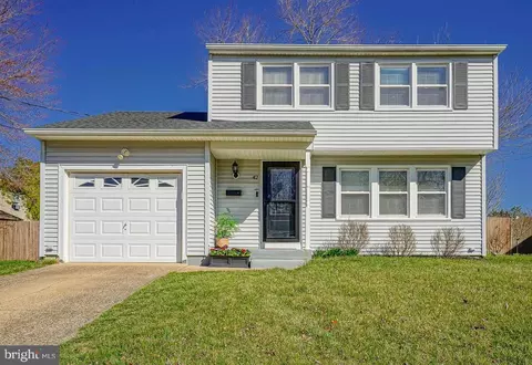 42 Joans Ln, Berlin, NJ 08009