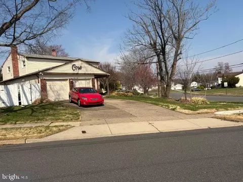 1 Bucknell Dr, Cherry Hill, NJ 08034