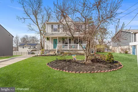 16 Lincoln Ave, Sicklerville, NJ 08081