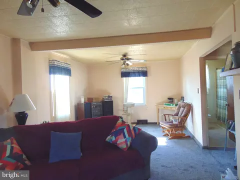 Living - 123 Mitchell Ave, Runnemede, NJ 08078 photo 4 of 4